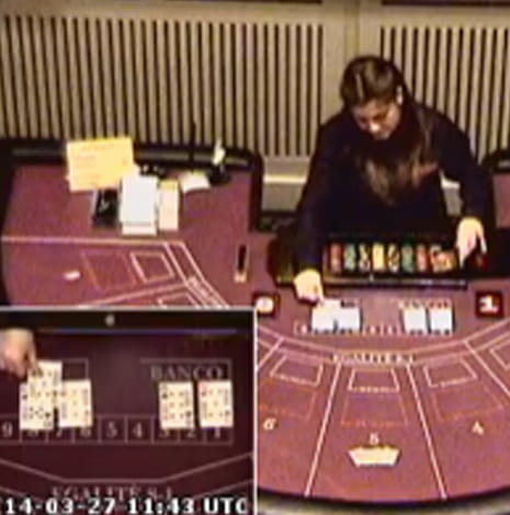 Un frame video di bassa qualità estrapolato da uno dei primi tavoli live di blackjack in streaming.