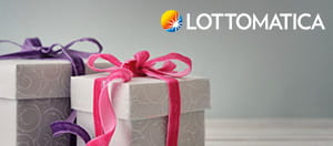 Dei pacchetti regalo e il logo del casinò Lottomatica.