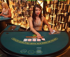 Un tavolo live poker del casinò GoldBet.