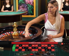 Un tavolo della roulette dal vivo CasinoMania.
