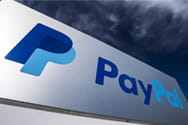 Logo di PayPal, autorevole sistema per le transazioni finanziarie anche sui casinò online.