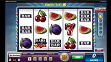 L'area di gioco di una slot a tema frutta.